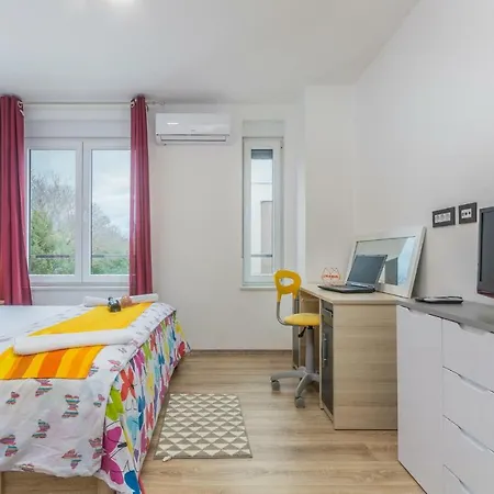 بيت للعطل Three-bedroom Holiday In