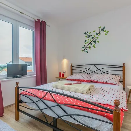 Three-bedroom Holiday In