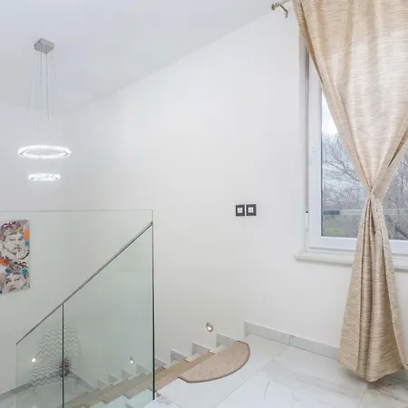 Three-bedroom Holiday In بيت للعطل