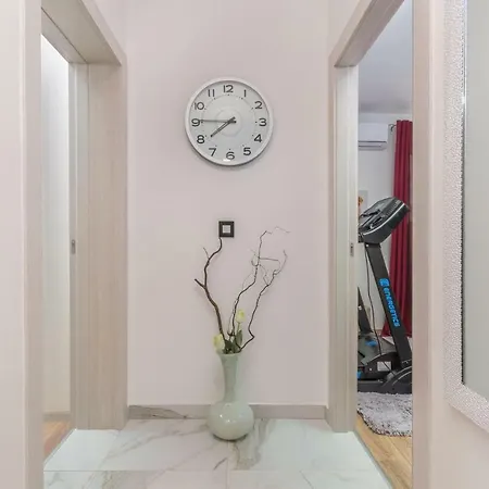 Three-bedroom Holiday In بيت للعطل *