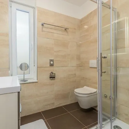 Tatil Evi Three-bedroom Holiday In *