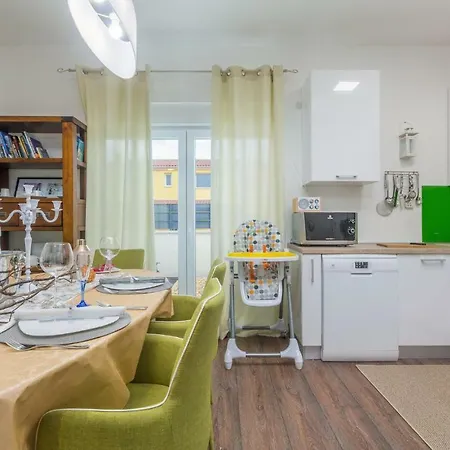Three-bedroom Holiday In Pula