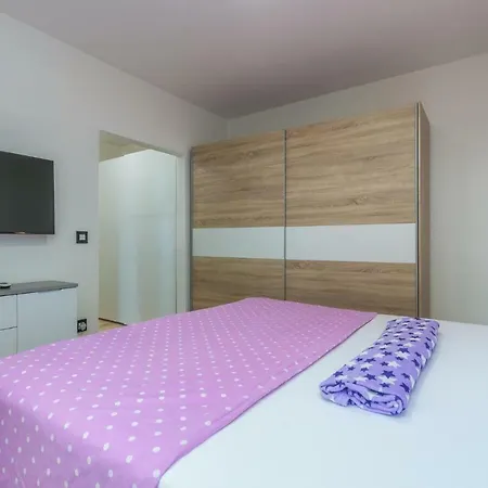 Three-bedroom Holiday In Tatil Evi Pula