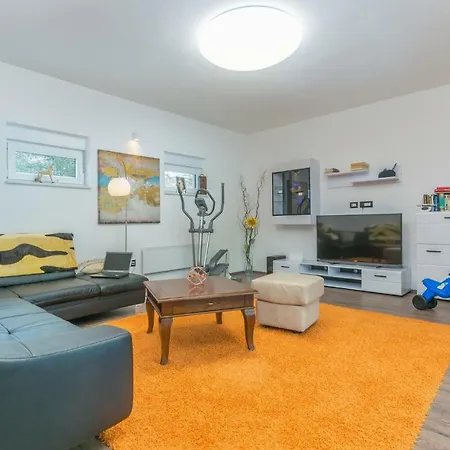 Three-bedroom Holiday In Tatil Evi *
